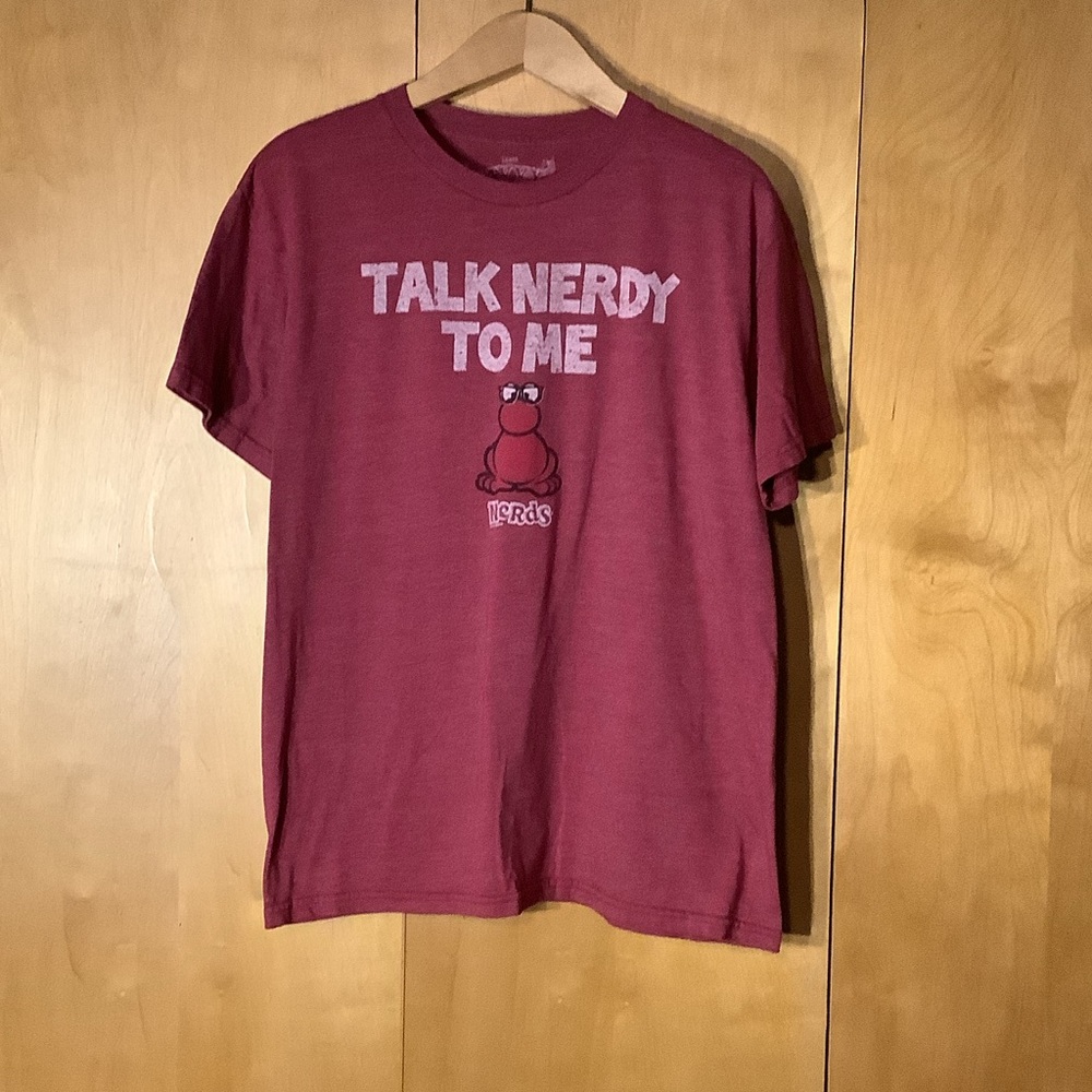 Savvy red Nerds T-shirt, size Large